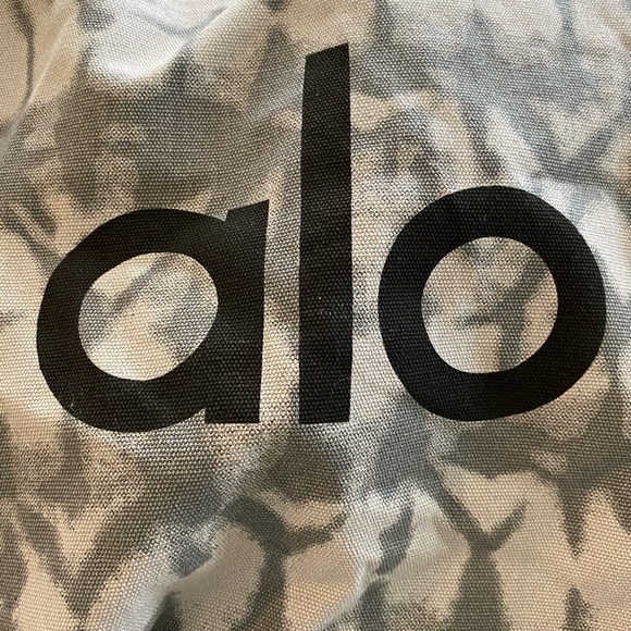 [NWT] Alo Grey Tie-Dye Tote - Picture 2 of 8